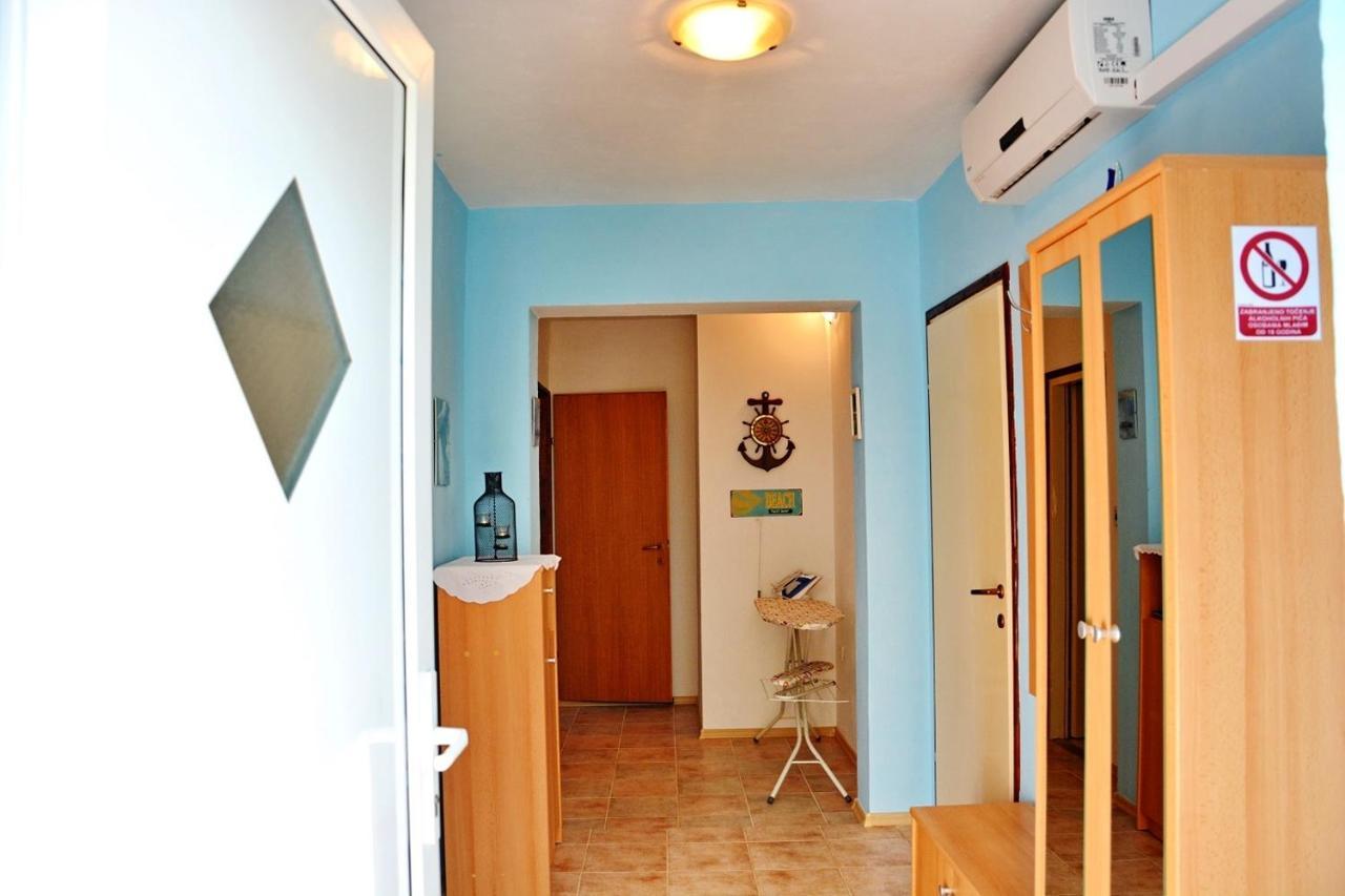 Apartments By The Sea Vrsi - Mulo, Zadar - 12519 Exterior photo