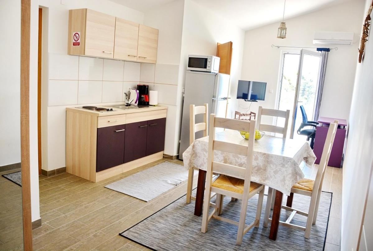 Apartments By The Sea Vrsi - Mulo, Zadar - 12519 Exterior photo